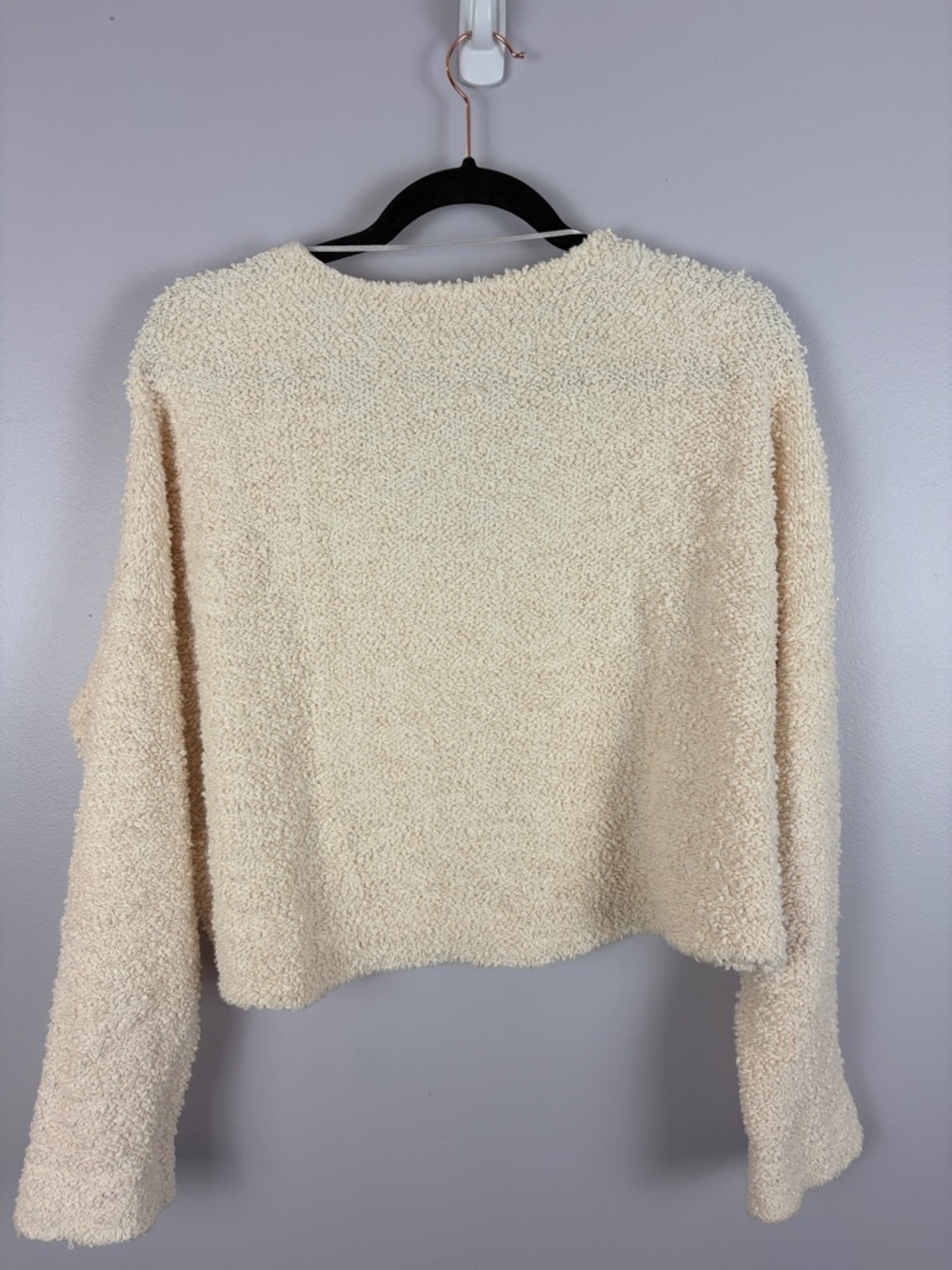 Free People Cream Fuzzy Knit Cropped Sweater V-Neck Cozy Pullover Medium - Picture 13 of 14
